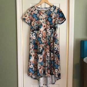 Like new floral Carly